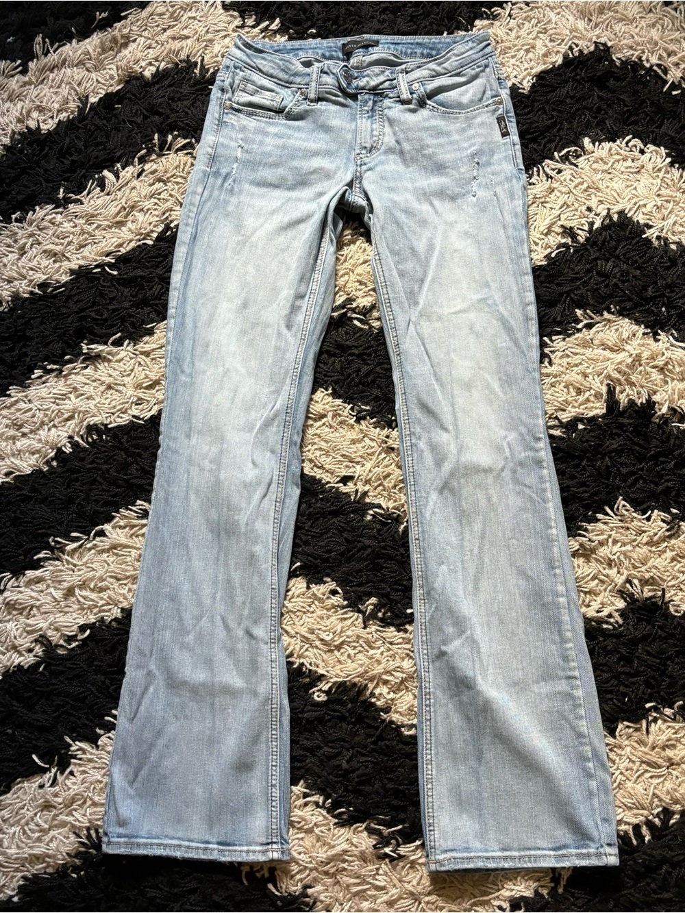 Silver Jeans Co. Light Wash Denim Tuesday Slim Boot Low Rise Jeans
